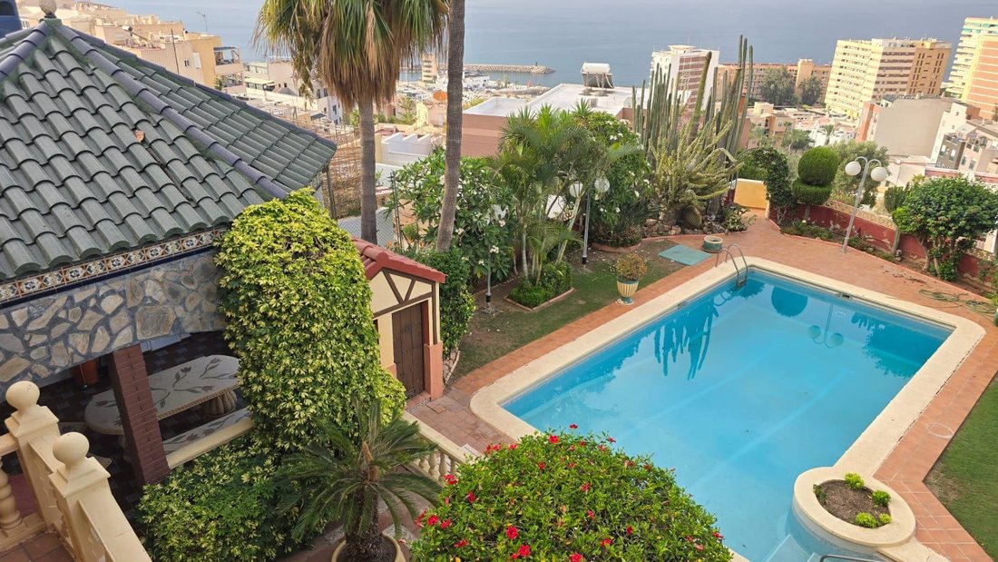 Exquisite Villa With Breathtaking Sea Views In Aguadulce, Andalusia