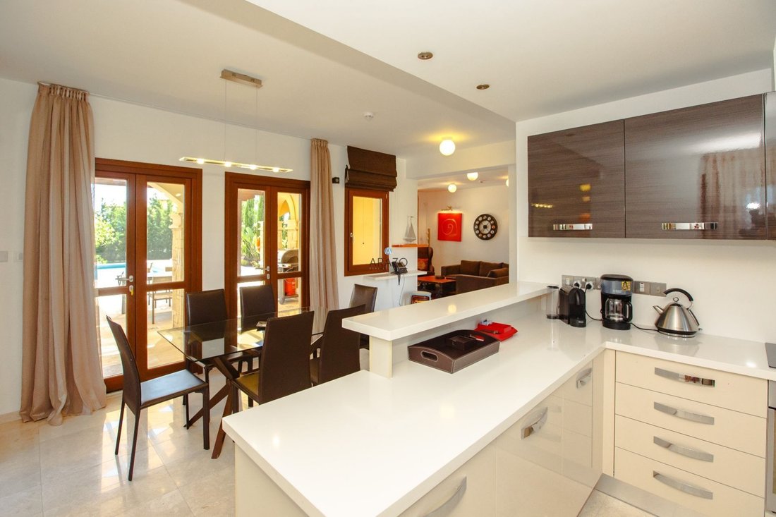 Villa in Kouklia, Paphos, Cyprus 5 - 14675643