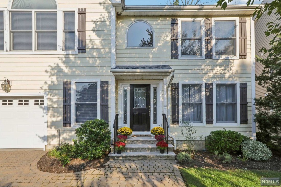 1 Wayne Court In Waldwick, New Jersey, United States For Sale (14677687)