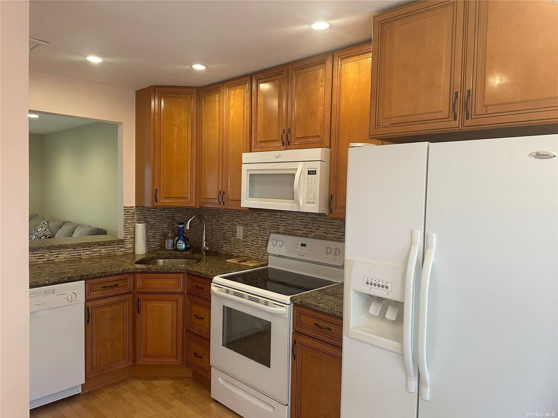 House Bellmore In Bellmore, New York, United States For Rent (14681581)