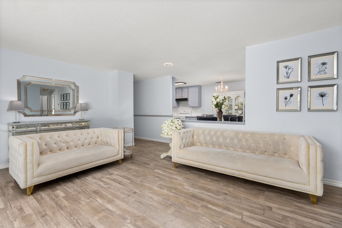 End Unit Townhome In Hampton Bay In Benicia, California, United States For Sale (14682408)