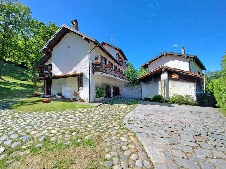 Villa à Arona, Piémont, Italie 1 - 14682468