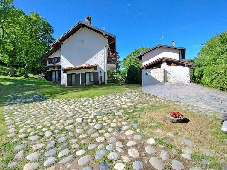 Villa à Arona, Piémont, Italie 2 - 14682468
