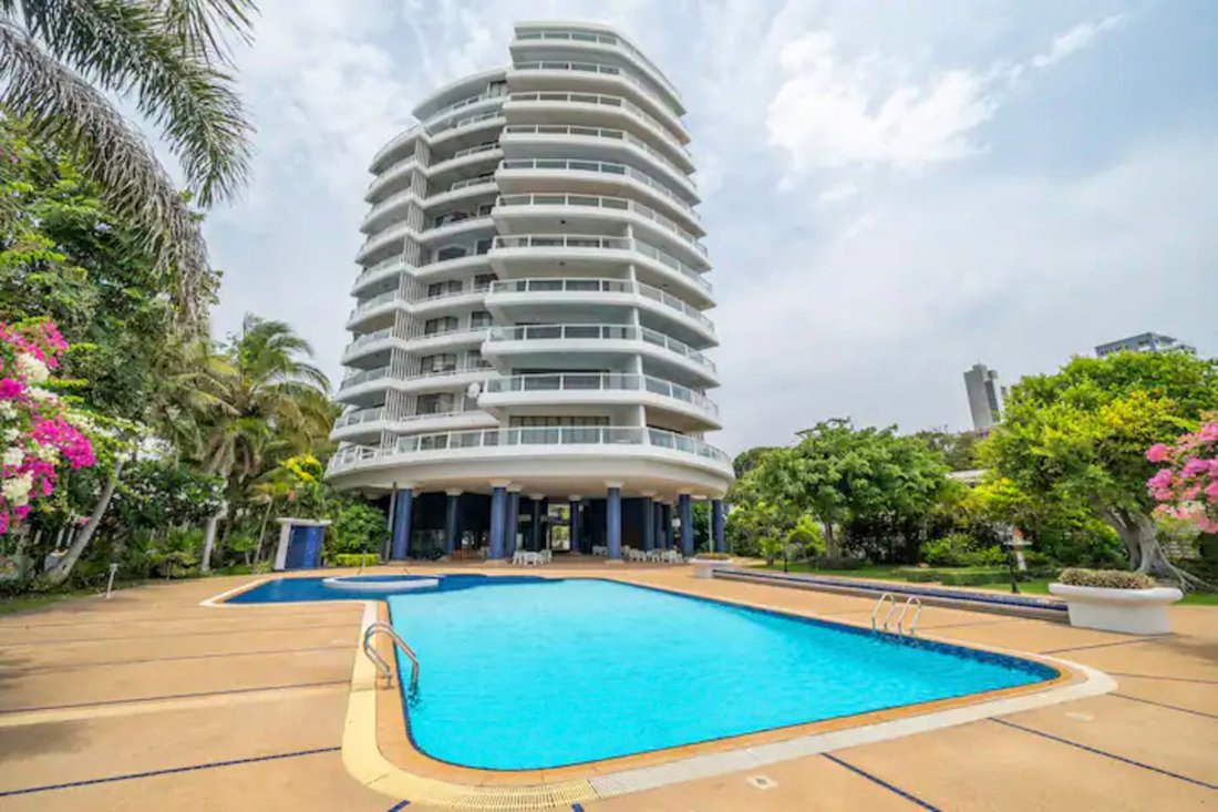 Condo in Hua Hin, Prachuap Khiri Khan, Thailand 1 - 14682536