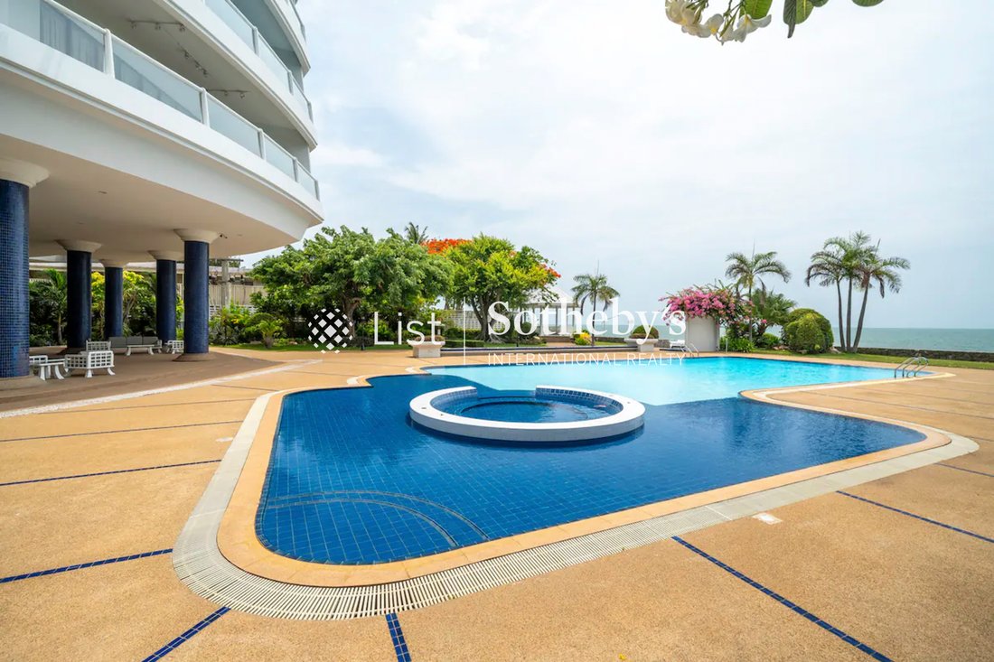 Condo in Hua Hin, Prachuap Khiri Khan, Thailand 2 - 14682536