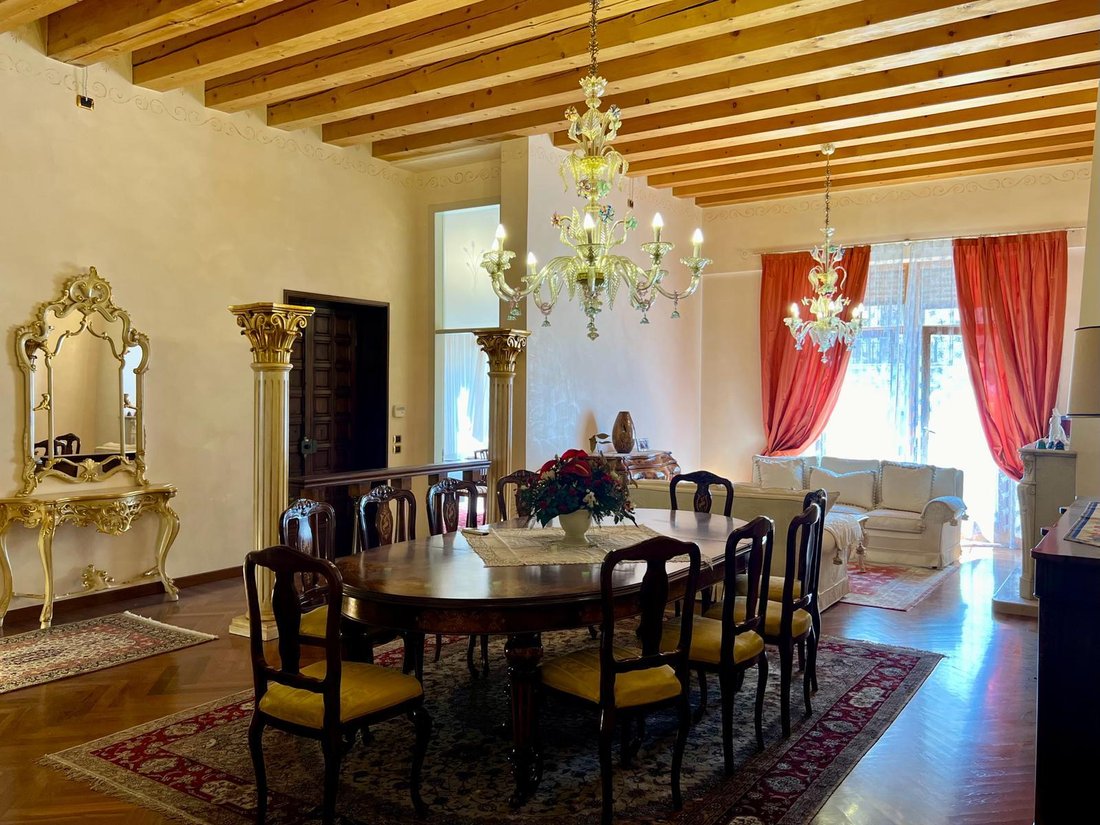Apartment in City Center, Conegliano, Veneto 1 - 14685355