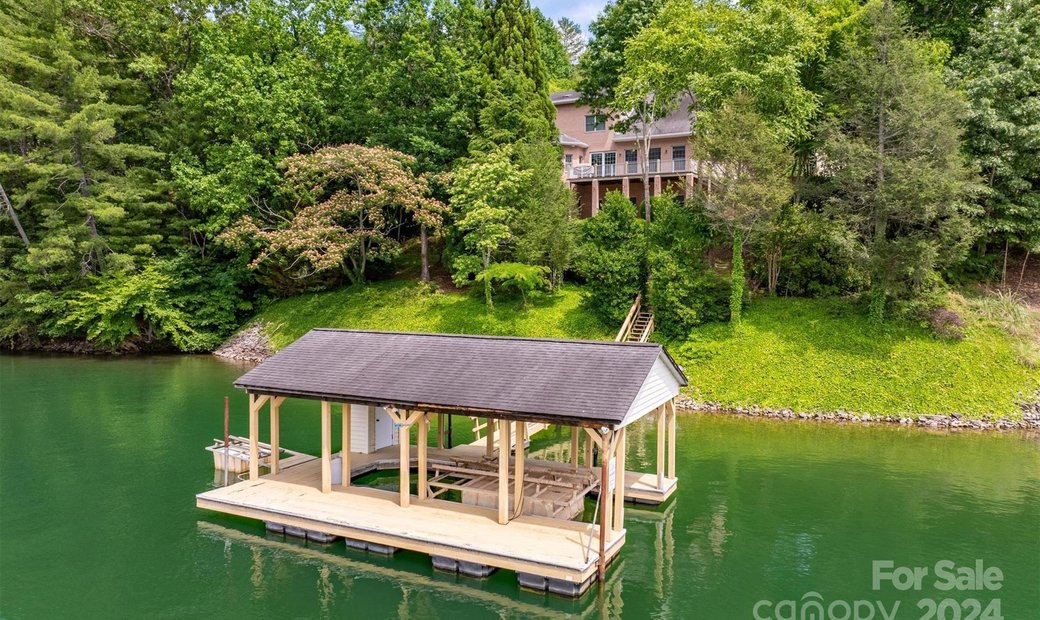 Large Waterfront Home On Lake James In North Carolina