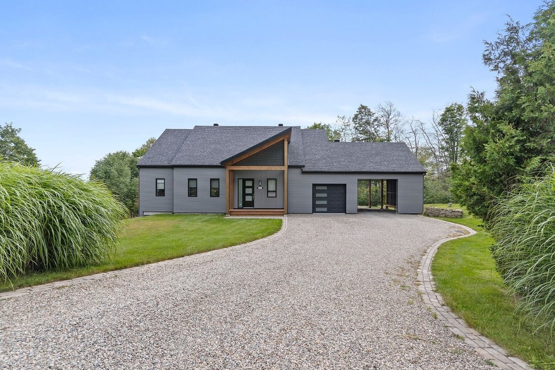 Sainte Adèle, Laurentides In Sainte Adèle, Quebec, Canada For Sale