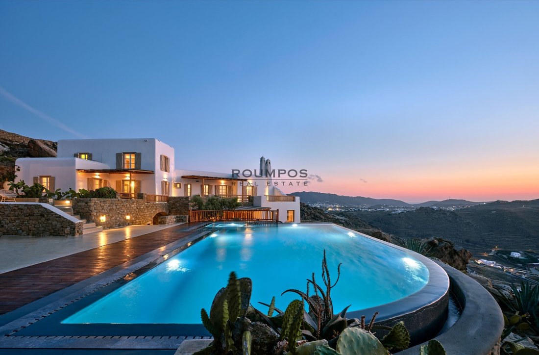 Villa in Ano Mera Community, Aegean, Greece 1 - 14502191