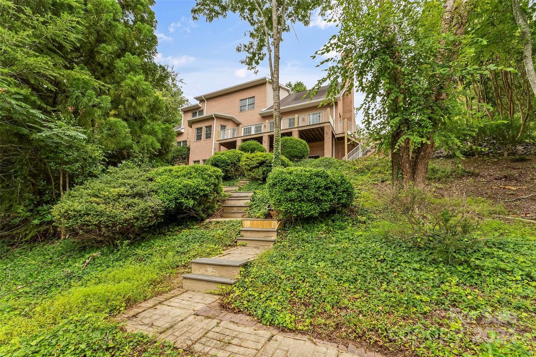 Large Waterfront Home On Lake James In North Carolina
