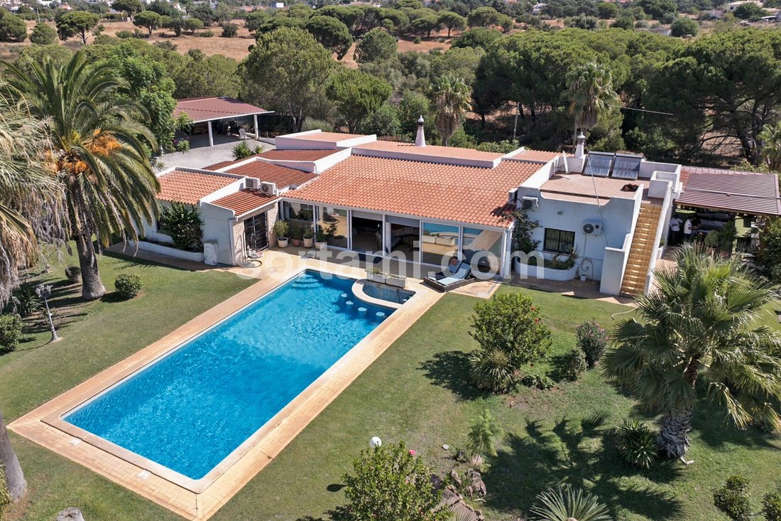 House in Quarteira, Algarve, Portugal 1 - 14685055