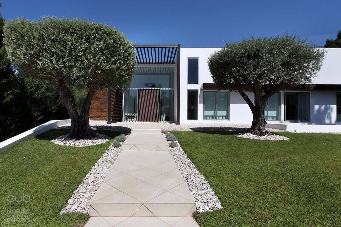 Luxury Villa For Sale In Quinta Do Perú In Quinta Do Conde, Setubal