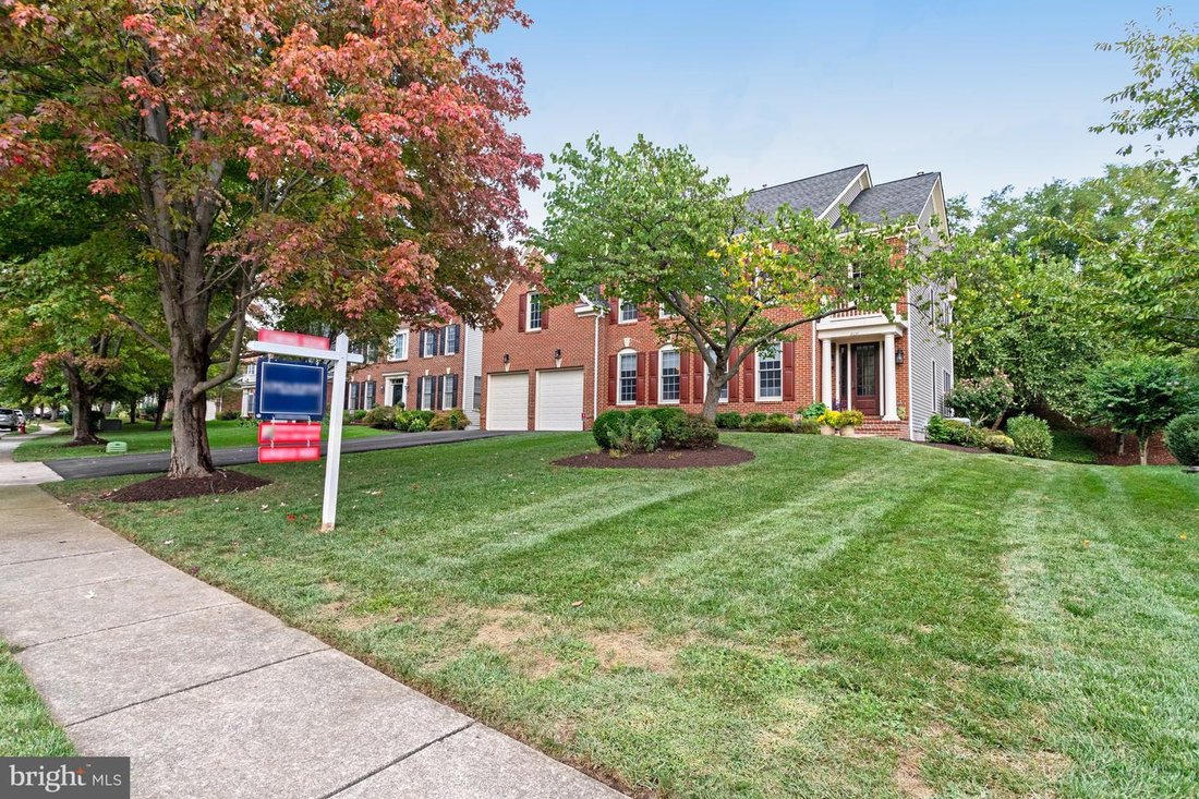 Where Modern Luxury Meets Traditional In Groveton, Virginia, United