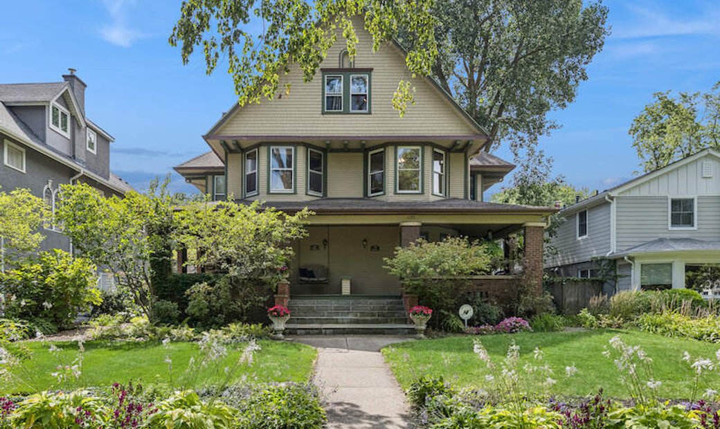Five Bedroom Rowhouse In East Wilmette In Wilmette, Illinois, United
