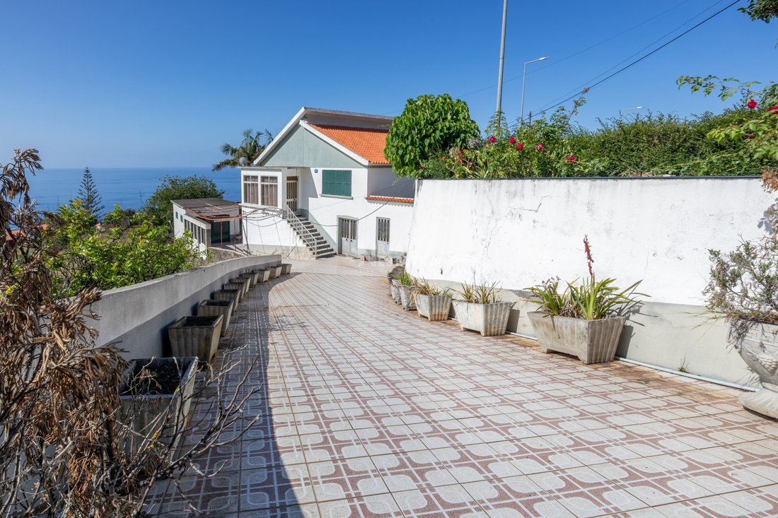 Villa in Estreito da Calheta, Madeira, Portugal 1 - 13531686
