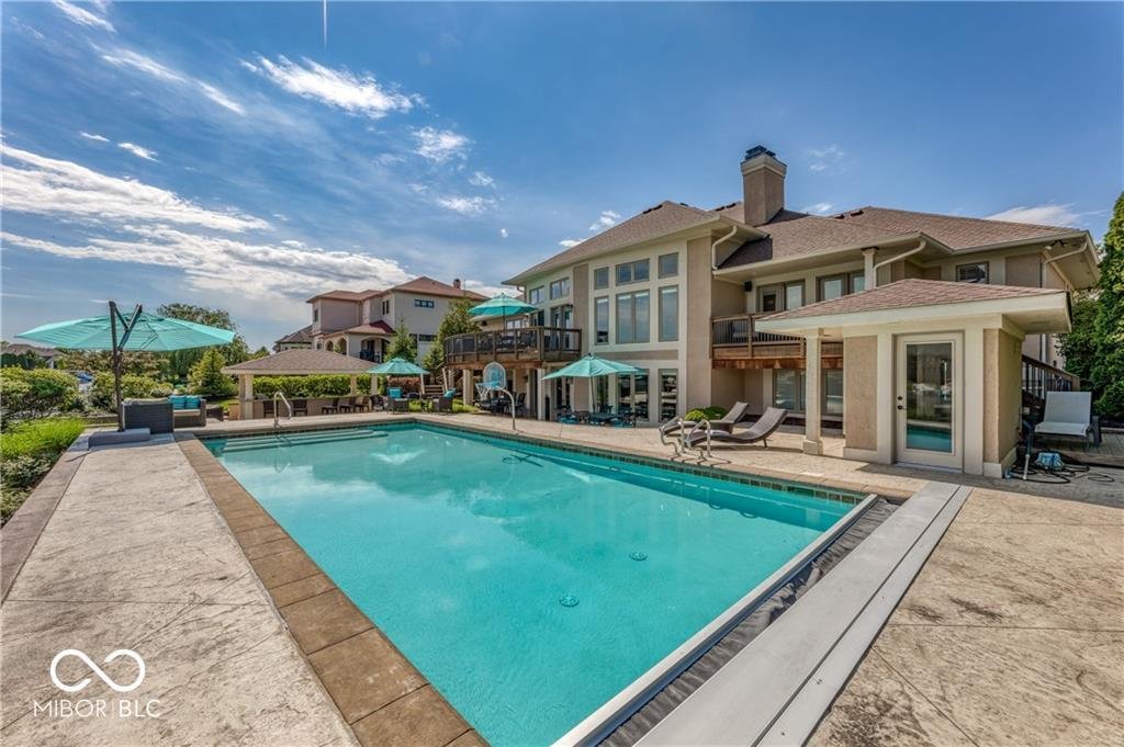 Waterfront Oasis With Resort Style Pool In Mc Cordsville, Indiana