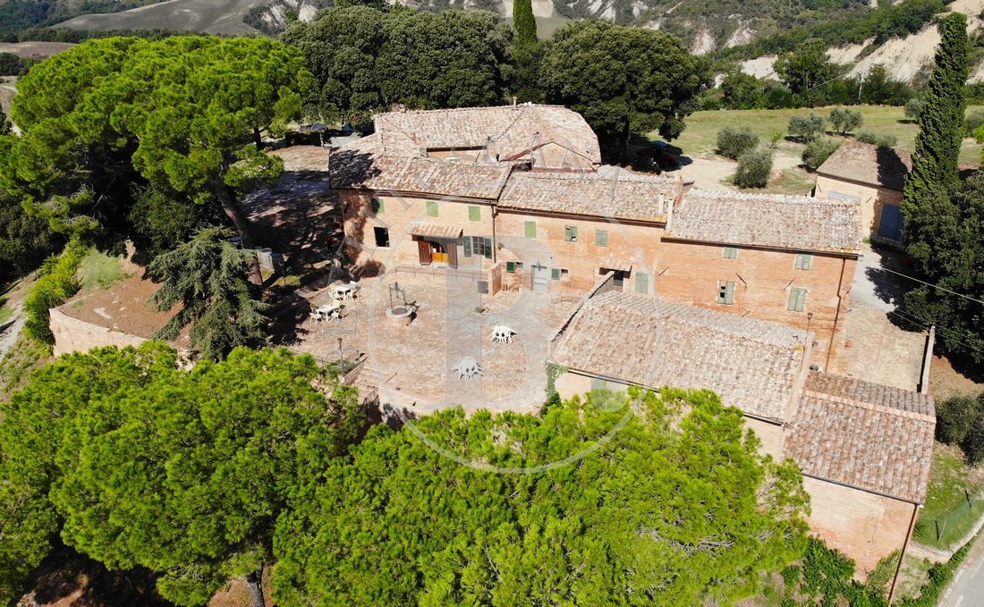 Villa à Asciano, Toscane, Italie 1 - 14685656