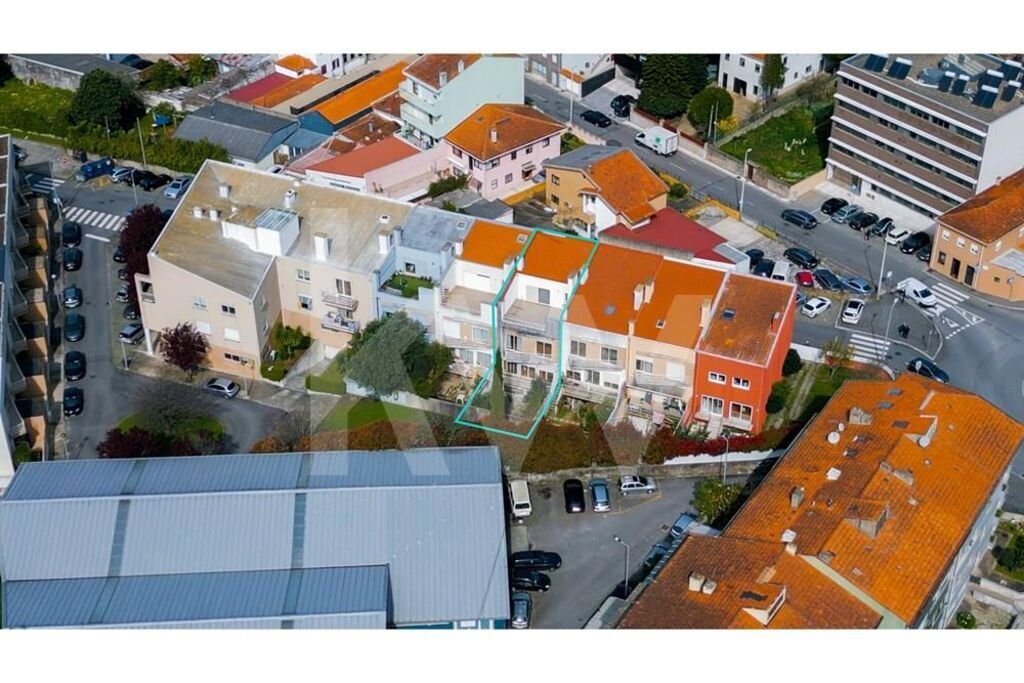 Townhouse in Senhora da Hora, Porto District, Portugal 3 - 14685558