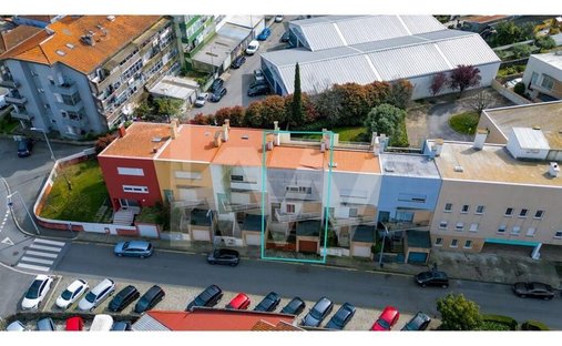 Townhouse in Senhora da Hora, Porto District, Portugal 1