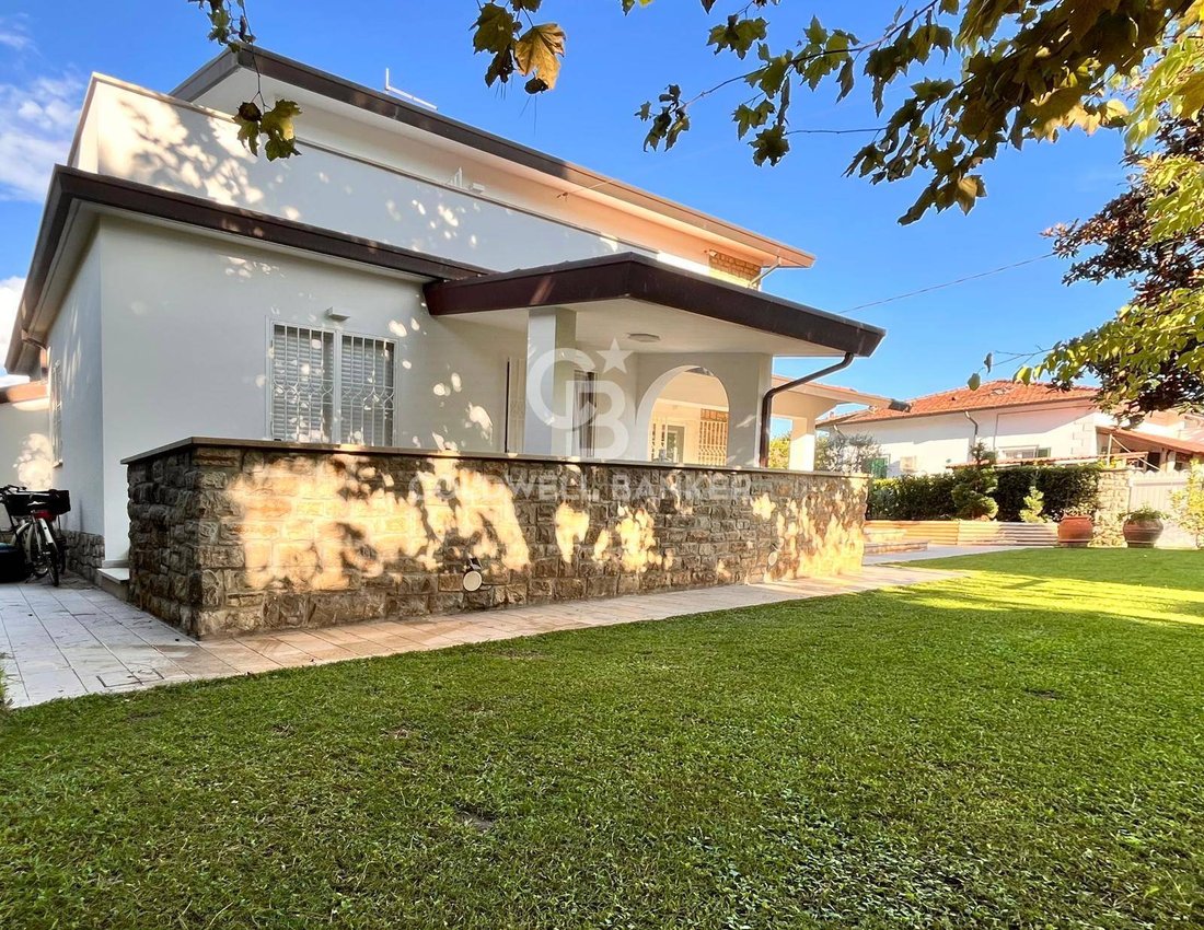 Villa in Center, Forte dei Marmi, Tuscany 3 - 14692379