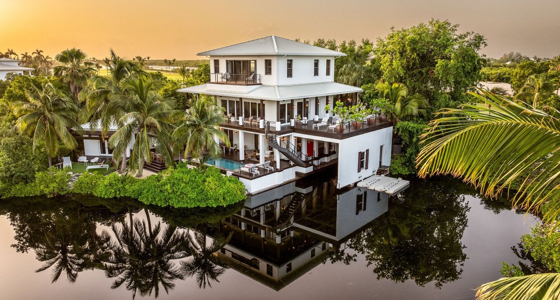 House in George Town, George Town, Cayman Islands 3 - 14693091