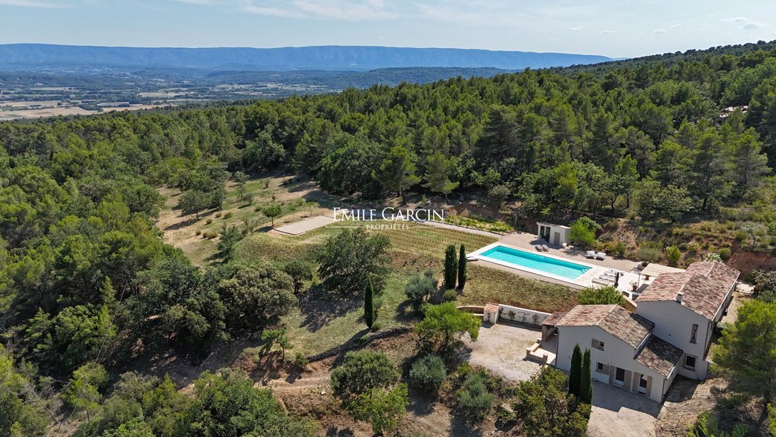 Villa in Joucas, Provence-Alpes-Côte d'Azur, France 3 - 14688787