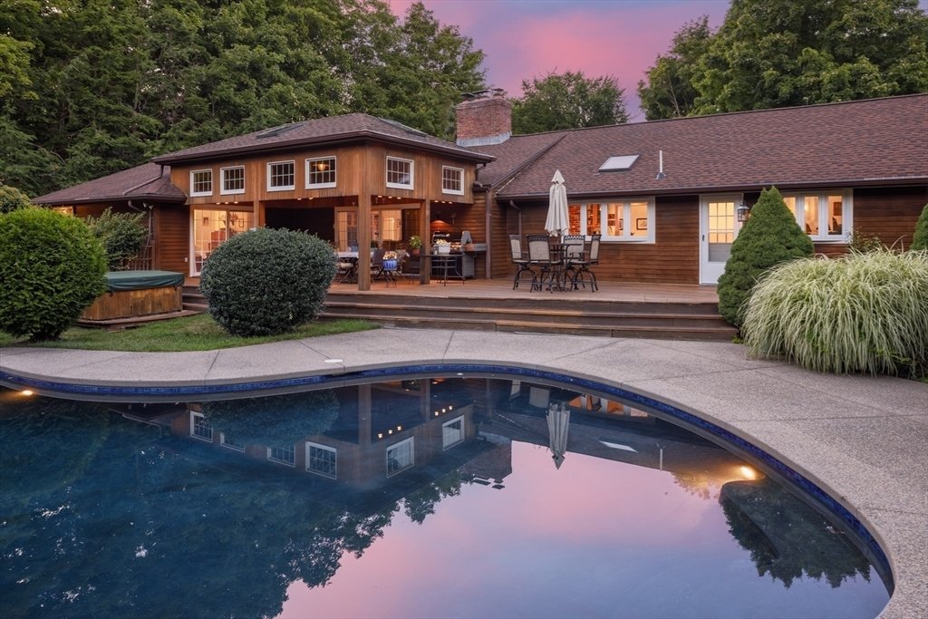 Incredible Property In The Heart Of In Lynnfield, Massachusetts, United