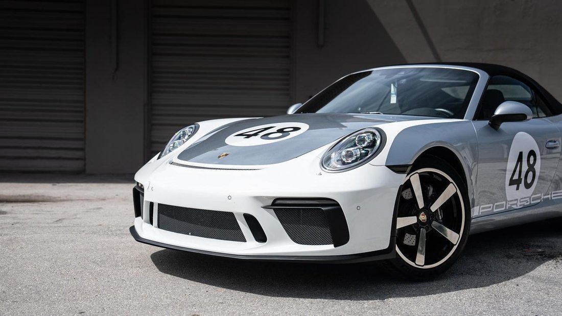 Cabriolet in Hallandale Beach, FL, United States 3 - 13203333