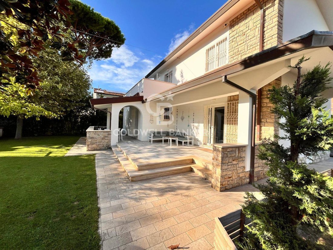 Villa in Center, Forte dei Marmi, Tuscany 2 - 14692379