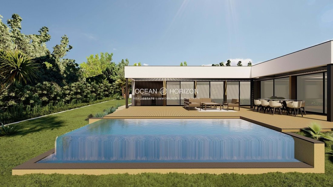 Villa in Mexilhoeira Grande, Algarve, Portugal 2 - 14685959