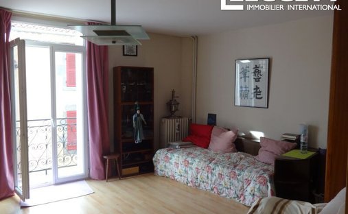 Castle for Sale in Brioude, Auvergne-Rhône-Alpes, France