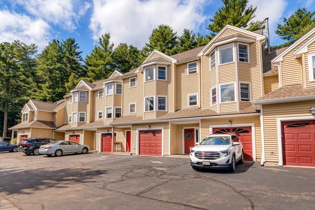 Condo Dover In Dover, Massachusetts, United States For Sale (14690546)