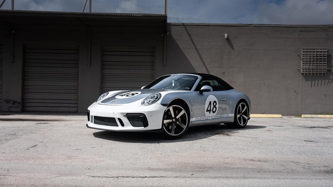 Cabriolet in Hallandale Beach, FL, United States 2 - 13203333