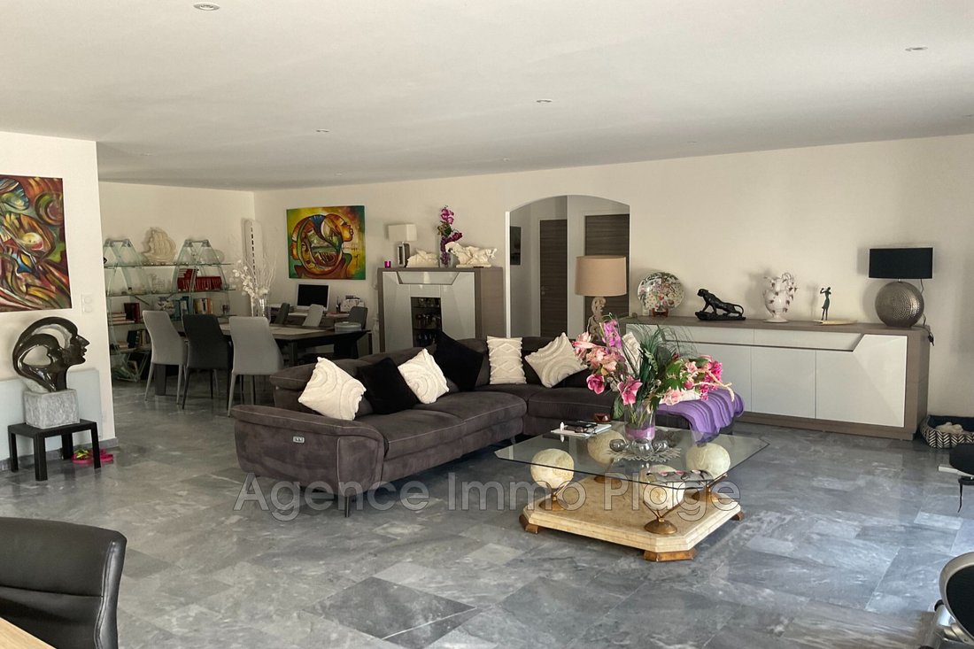 Villa in Lesparre-Medoc, Nouvelle-Aquitaine, France 4 - 14690312