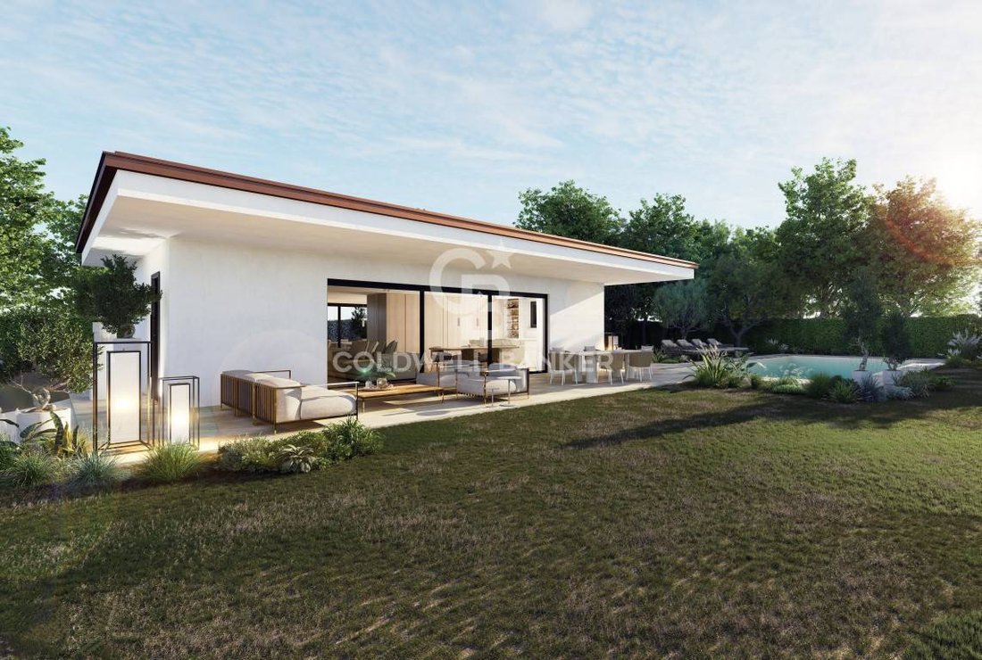 Villa in Lido di Manerba, Lombardy, Italy 2 - 14692331