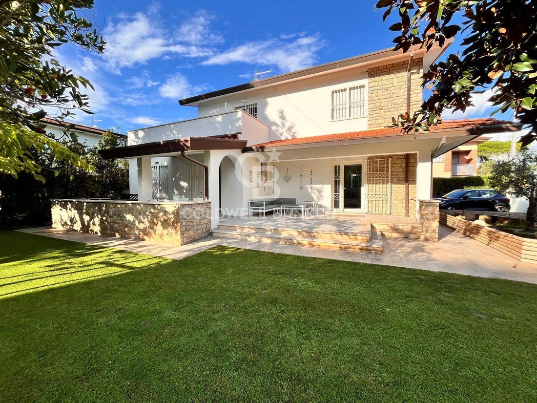 Villa in Center, Forte dei Marmi, Tuscany 1 - 14692379