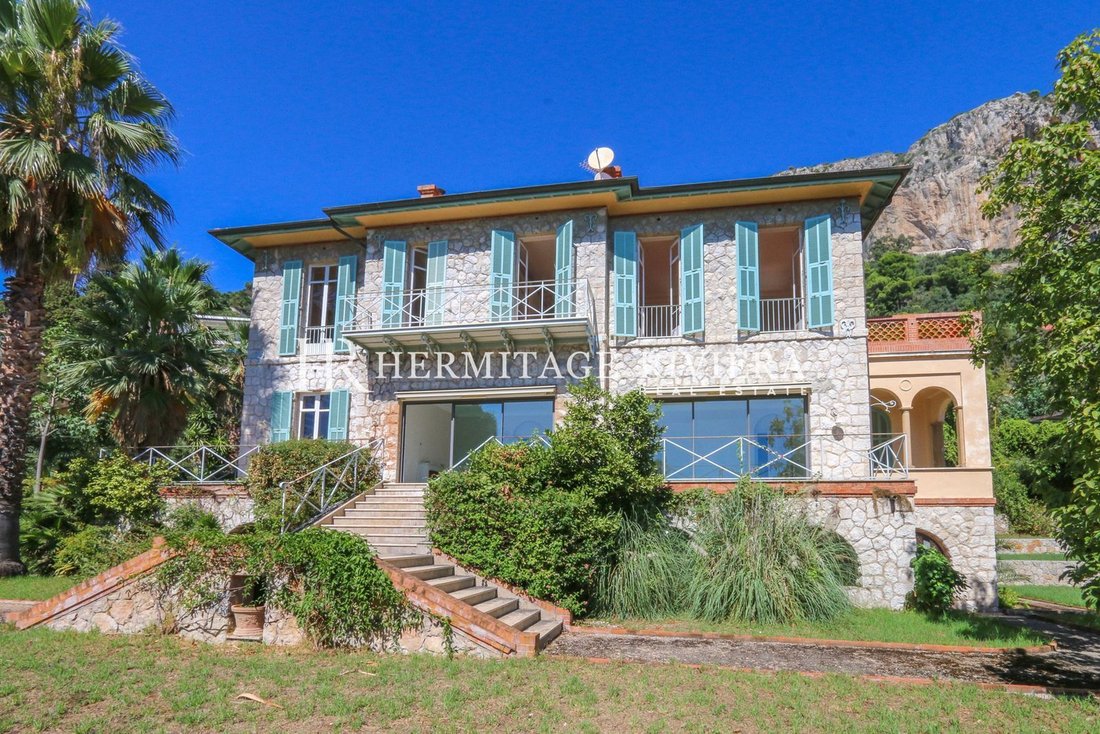Villa in Menton, Provence-Alpes-Côte d'Azur, France 1 - 14691714