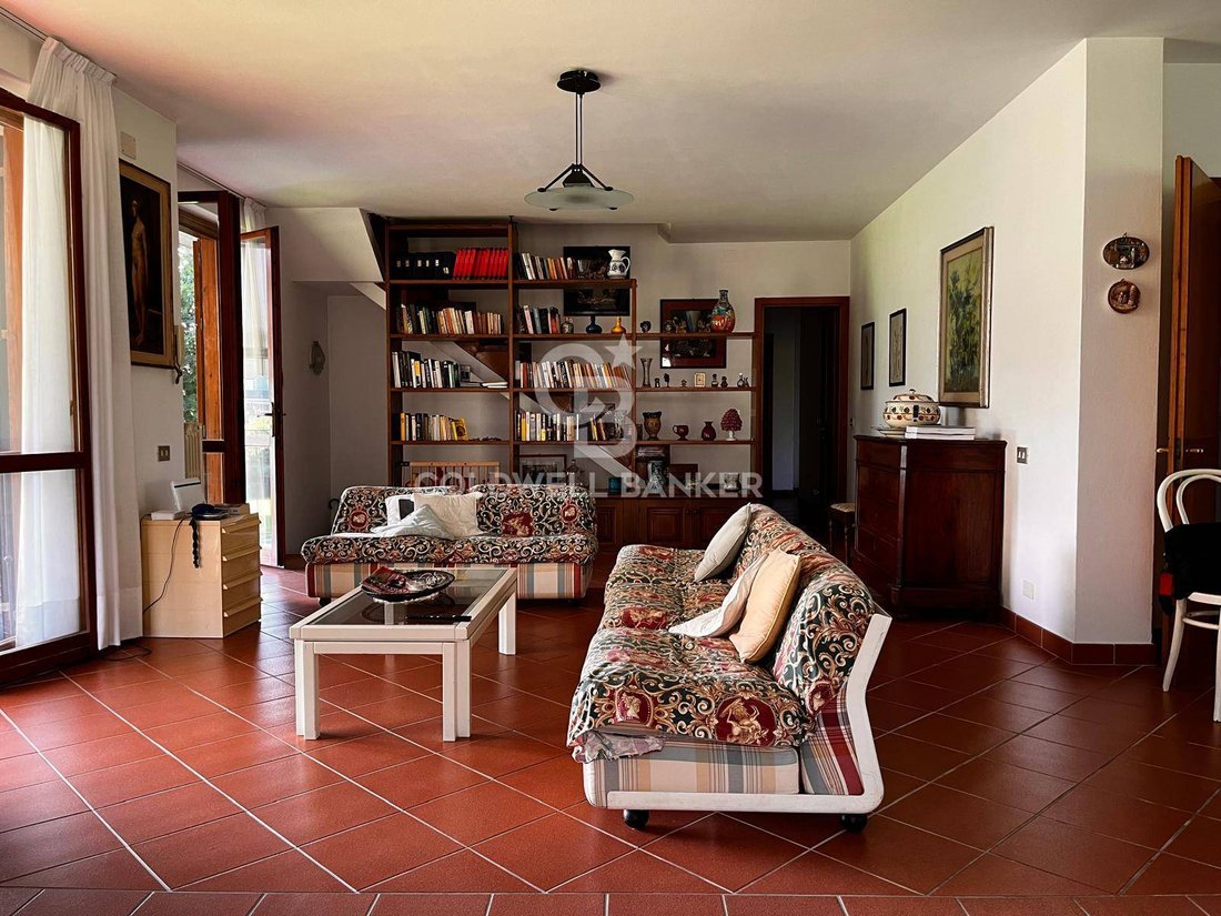 Villa in Ronchi, Massa, Italy 5 - 14688229