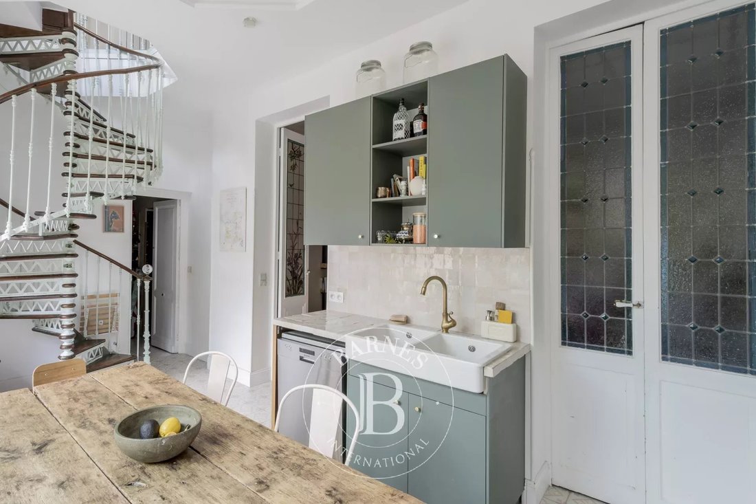 House For Sale Barrière D'arès Area In Bordeaux, Nouvelle Aquitaine, France For Sale (14693121)