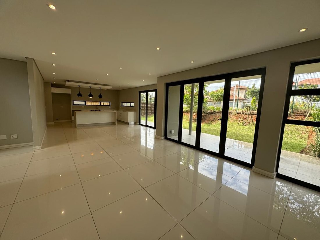 Estate in La Lucia, KwaZulu-Natal, South Africa 3 - 14687409