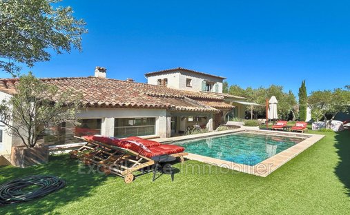 Villa in Ville-Les Saquedes-Le Bouillonnet, Sainte-Maxime, France 1
