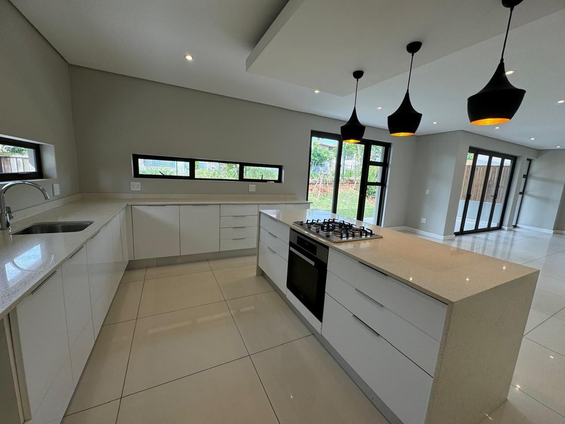 Estate in La Lucia, KwaZulu-Natal, South Africa 2 - 14687409