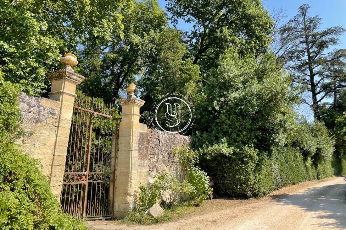 Villa in Uzès, Occitania, France 3 - 14690439
