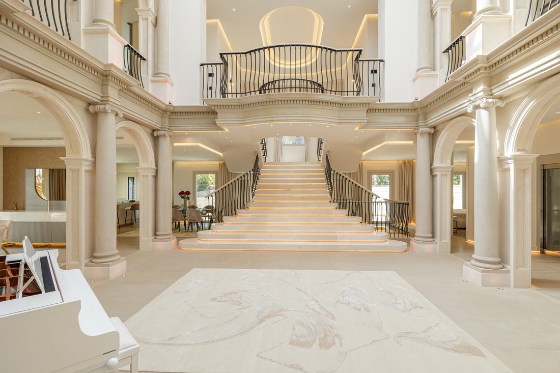 Villa in Marbella, Andalusia, Spain 3 - 14688960