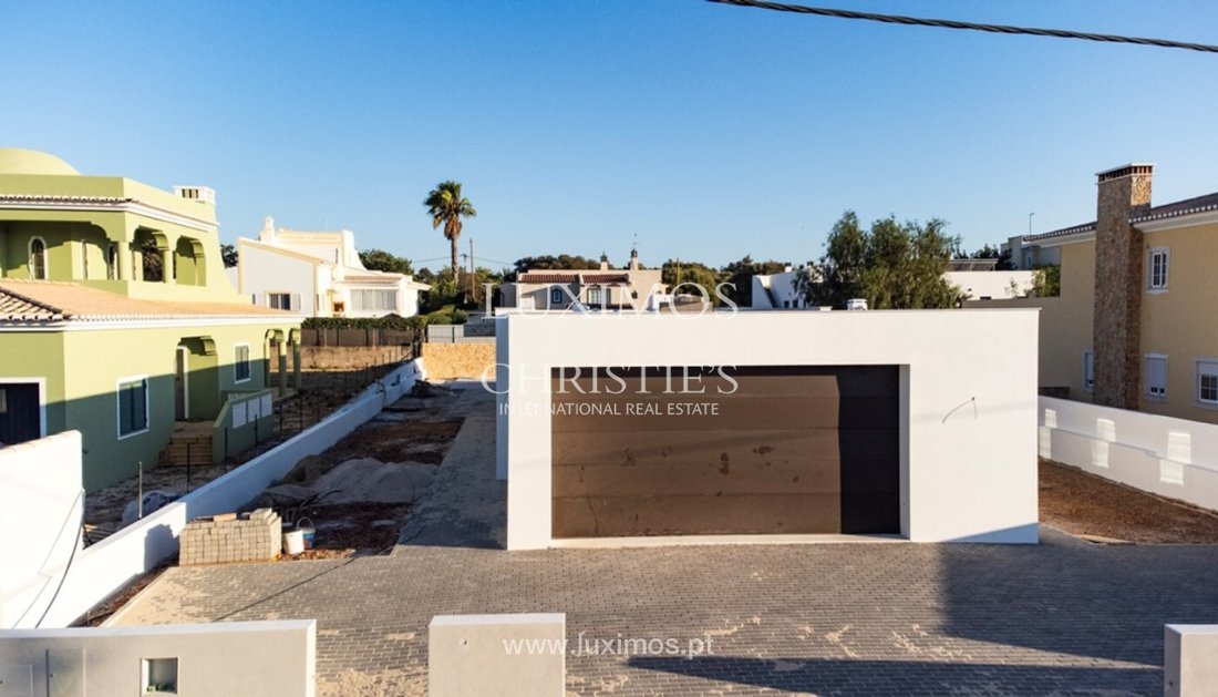 3 Bedroom Villa With Pool, Monte Canelas, Portimão, In Portimão