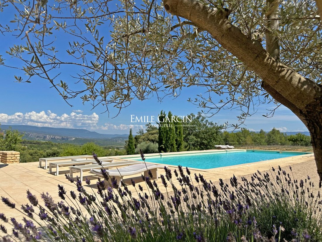 Villa in Joucas, Provence-Alpes-Côte d'Azur, France 1 - 14688787