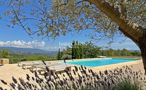 Villa in Joucas, Provence-Alpes-Côte d'Azur, France 1