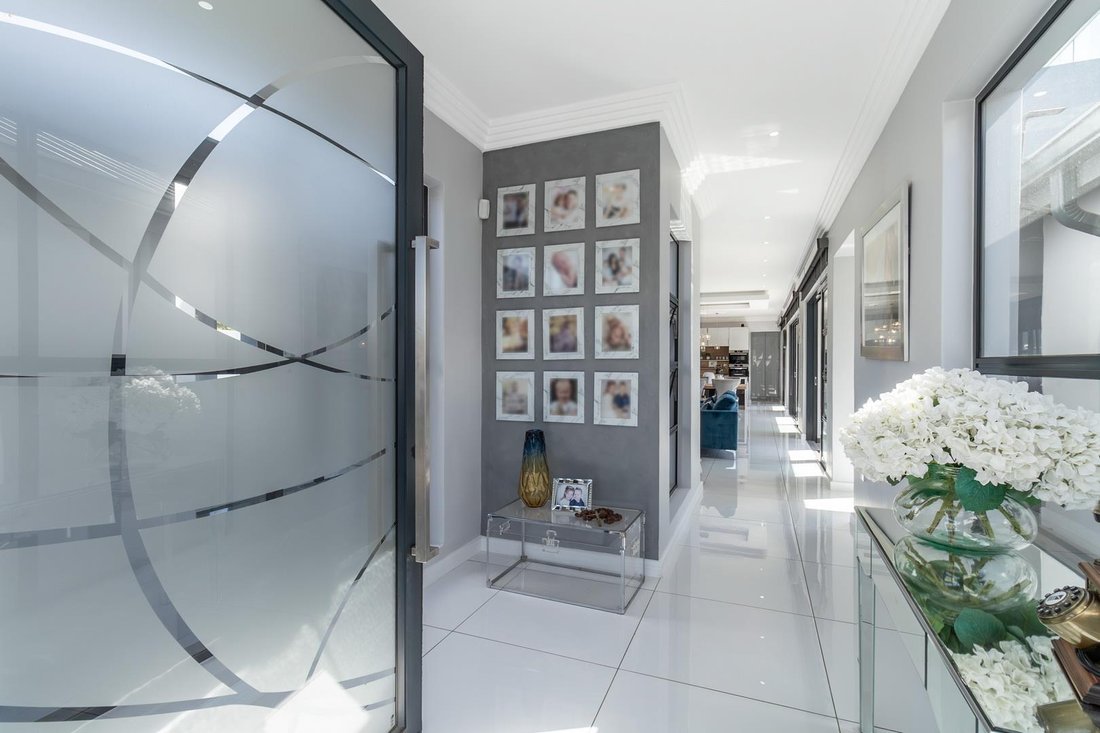 House in Halfway House Estate, Gauteng, South Africa 3 - 14686742
