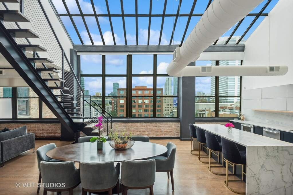 Renovated Penthouse Loft In A Boutique In Chicago, Illinois, United ...