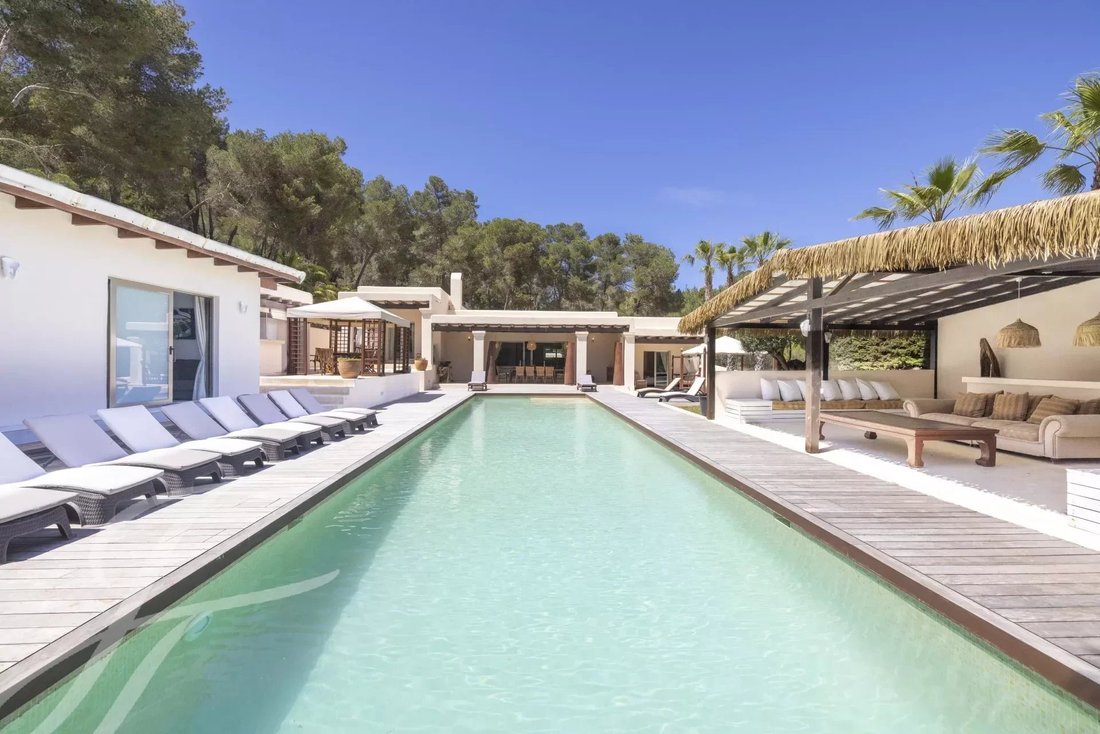 Villa in Cala Llonga, Ibiza, Santa Eularia des Riu, Balearic Islands 1 - 14694668